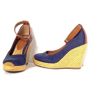 🖤BCBGeneration Canvas Wedges